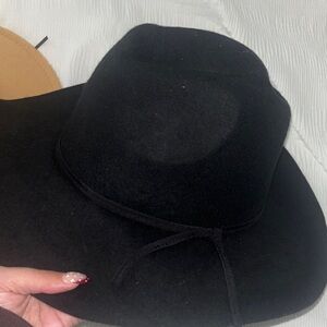 Elegant Black Wide-Brim Hat